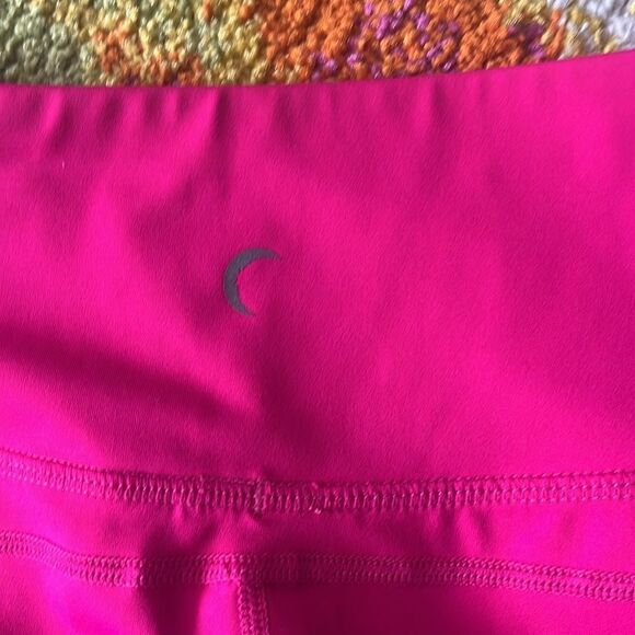 EUC WOMENS SIZE 8-10 ZYIA ACTIVE CROP LEGGINGS - Picture 6 of 7